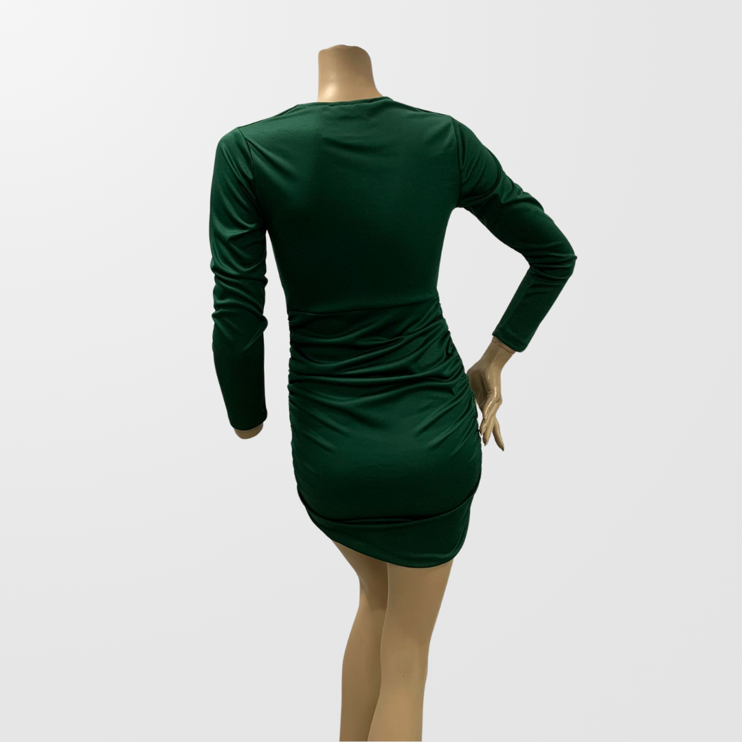 Vestido verde corto manga larga y escote en V