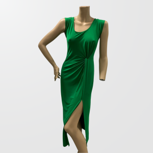 Vestido verde largo con abertura lateral en la pierna y nudo en la cintura