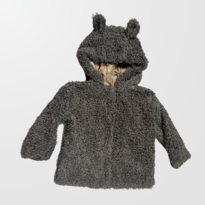 Abrigo gris con capucha y orejitas
