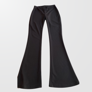 Pantalón negro pata de elefante